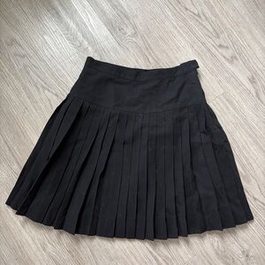 Vintage Pleated Black Wool Women's Skirt - Classic A-Line Style Size 6